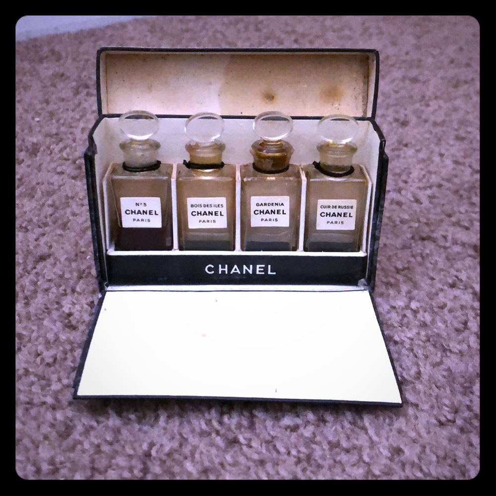 Authentic Vintage CHANEL No 2707 mini bottles